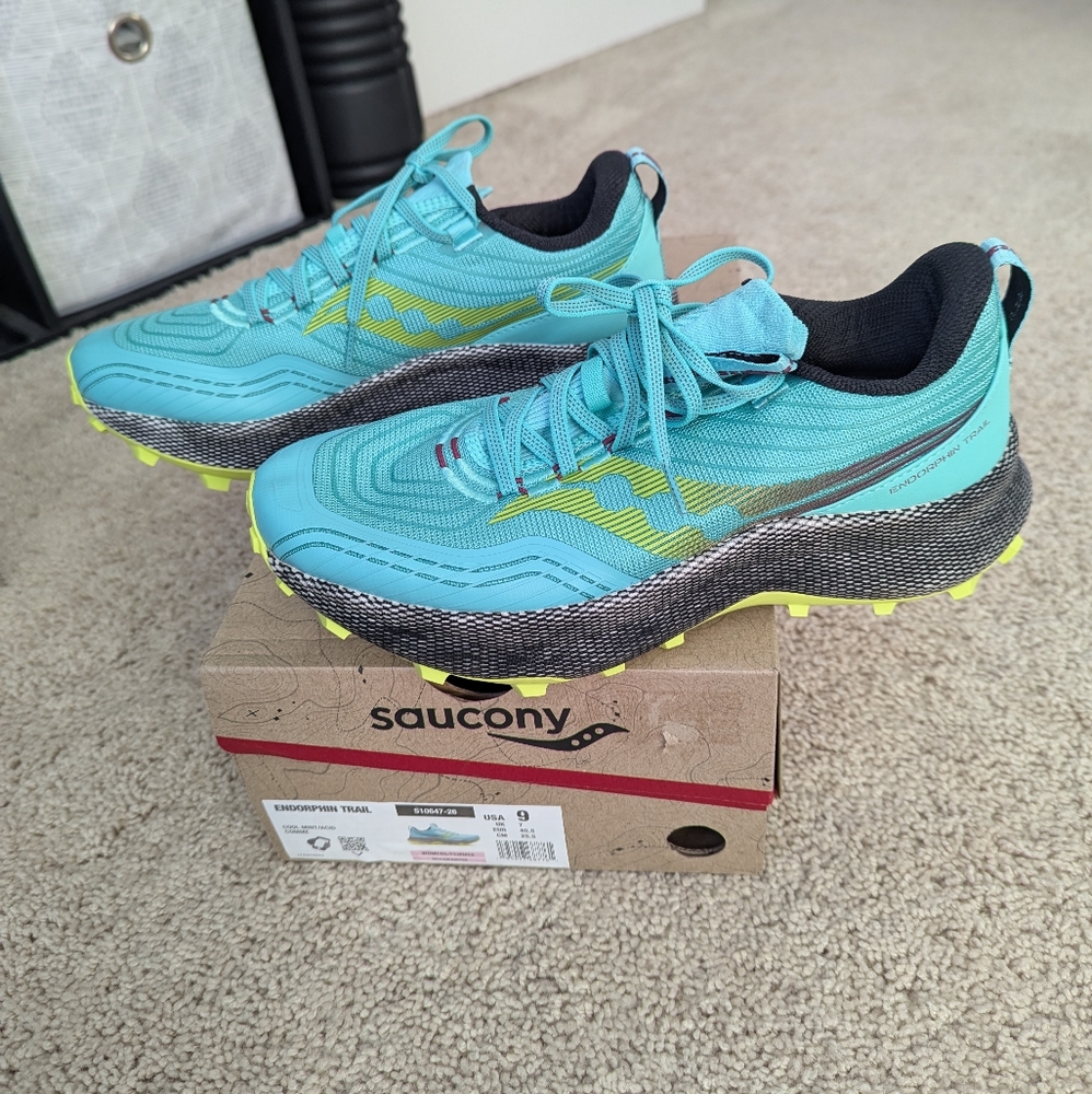 Saucony Endorphin Trail Shoes - Women's 9